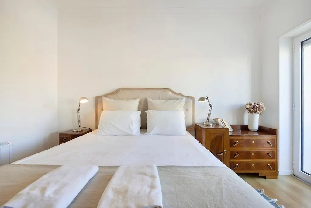 Maria Do Bairro Apartment With Balcony And Elevator Lisboa